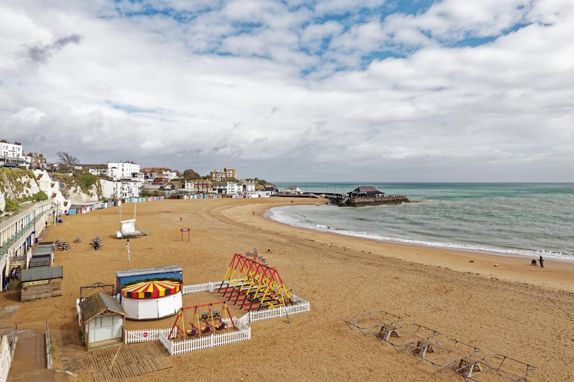 Viking Bay View 3 Bed Apartment Broadstairs Esterno foto