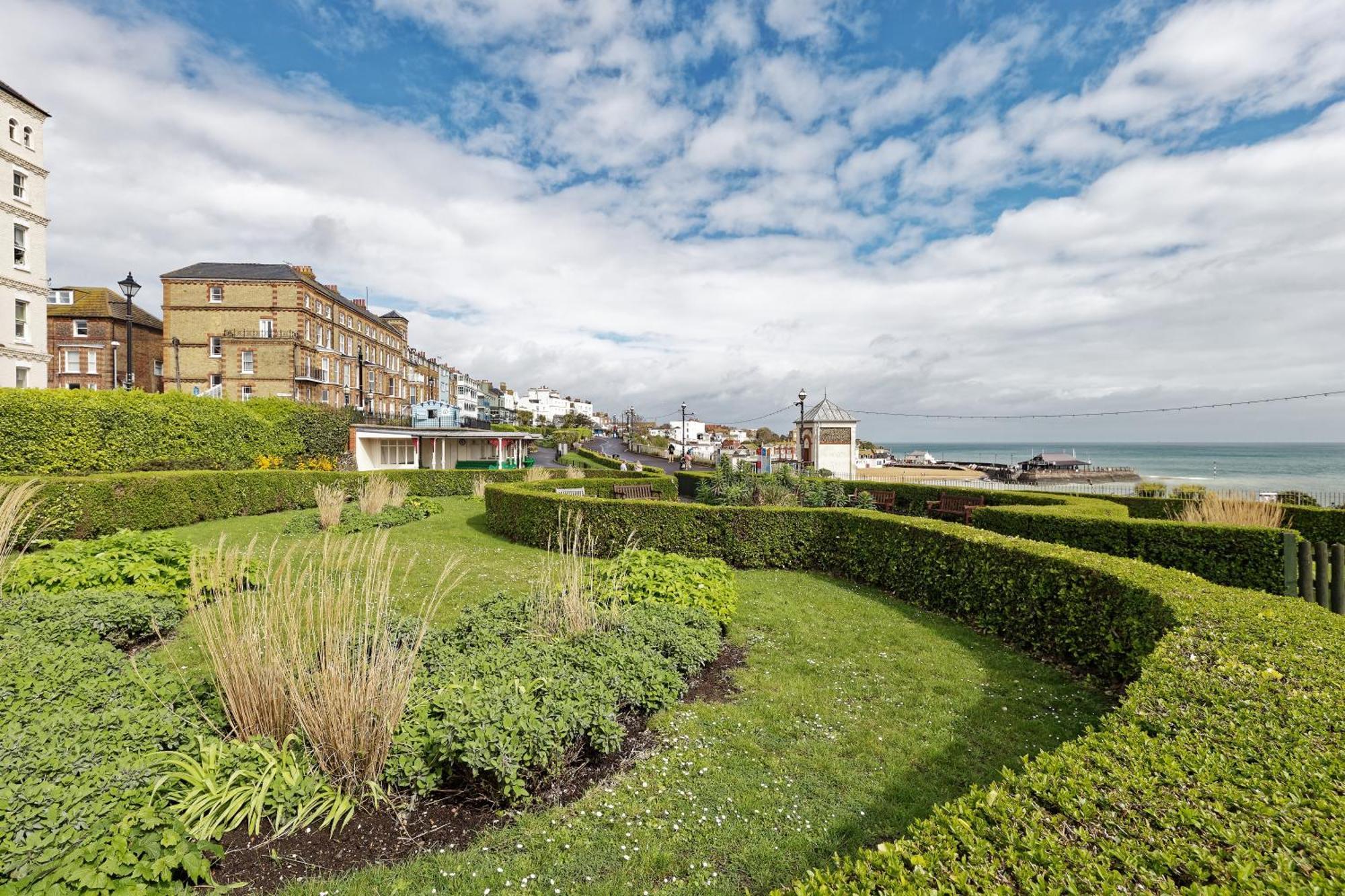 Viking Bay View 3 Bed Apartment Broadstairs Esterno foto